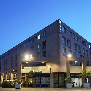 Ibis Styles Centre Port 3* Tulon